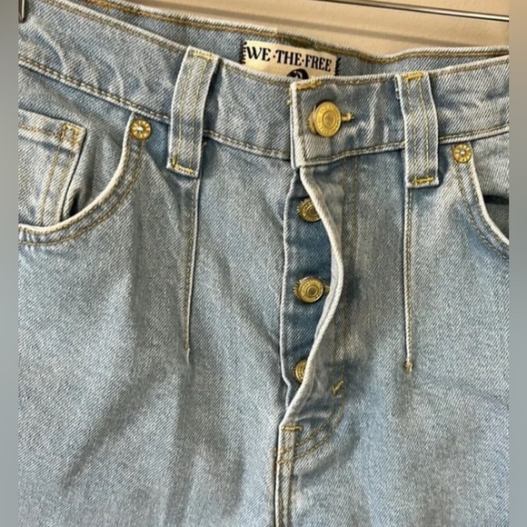 We The Free by Free People A New Day Mid Rise Straight Leg Jeans - Size … - Picture 5 of 8